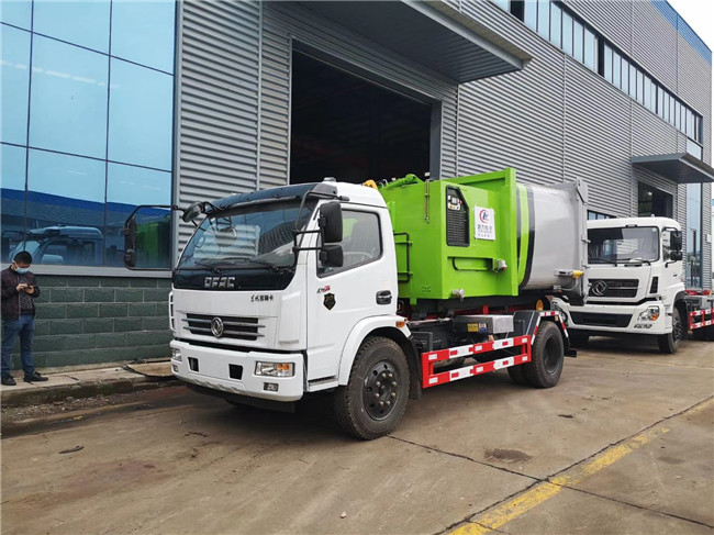 多利卡大型勾臂垃圾車-地下室專用移動(dòng)壓縮垃圾站